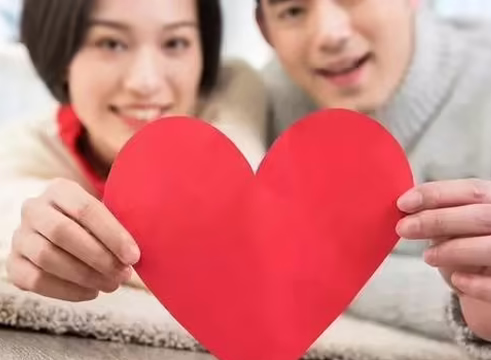 长期的分居生活也让很多女人有了时间和理由