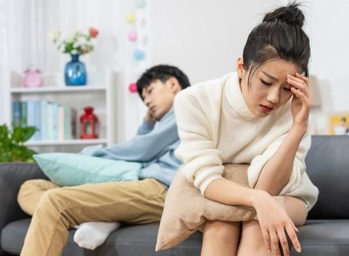 若遇到婚姻中贬低自己的伴侣时务必保持警惕