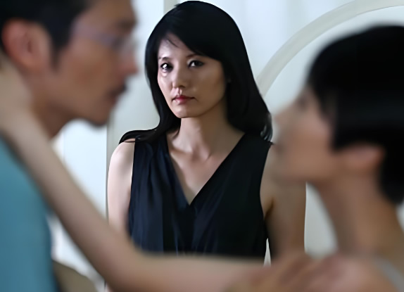 背叛婚姻行为在道德和社会规范上是不被接受