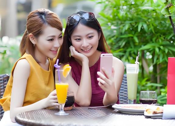 闺蜜帮忙姐妹捉小三然而没想到那个人就是她
