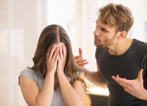 男人多次出轨妻子要离婚他却反过来指责妻子
